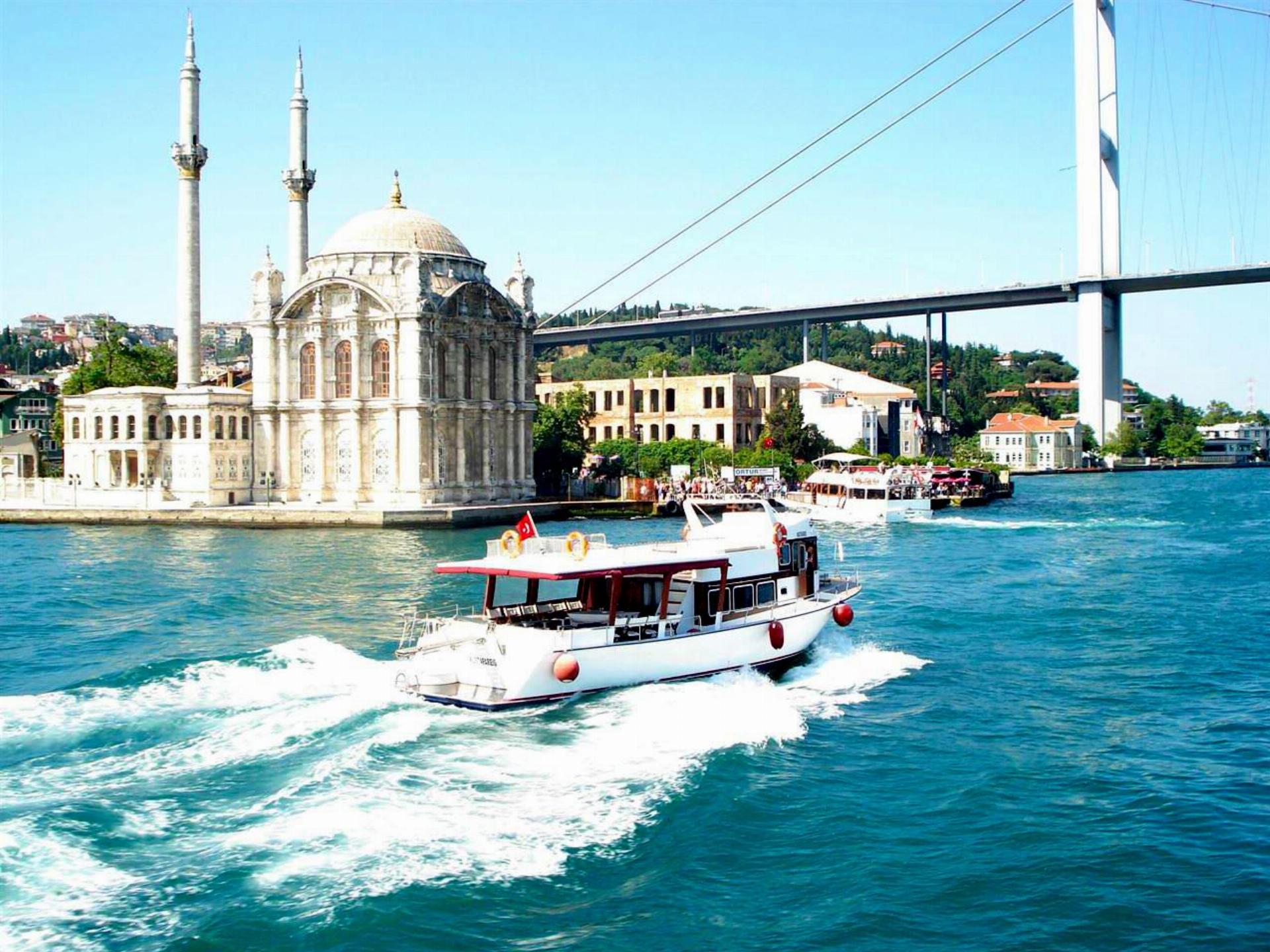 Yachts for Charter in Bosphorus